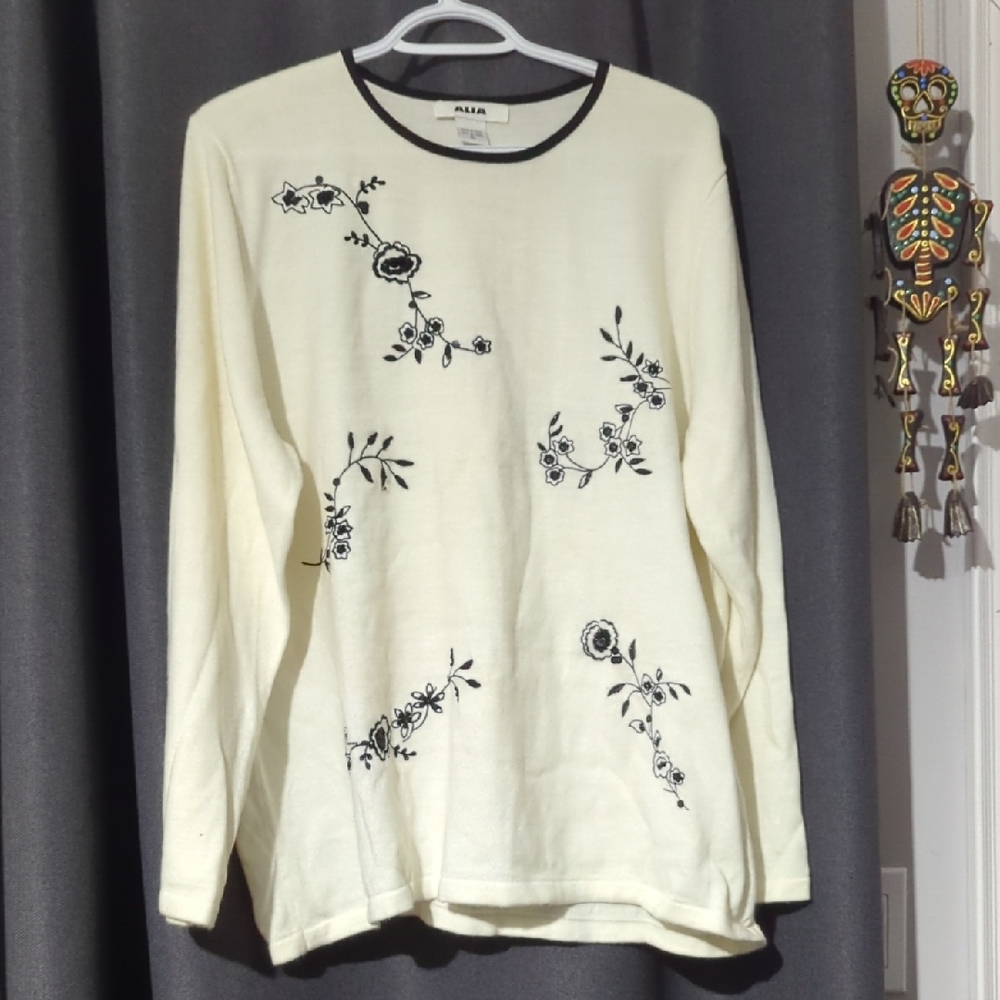 Alia Cream and Black Embroidered Sweatshirt